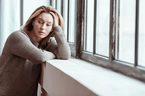 девушка с синдромом дереализации